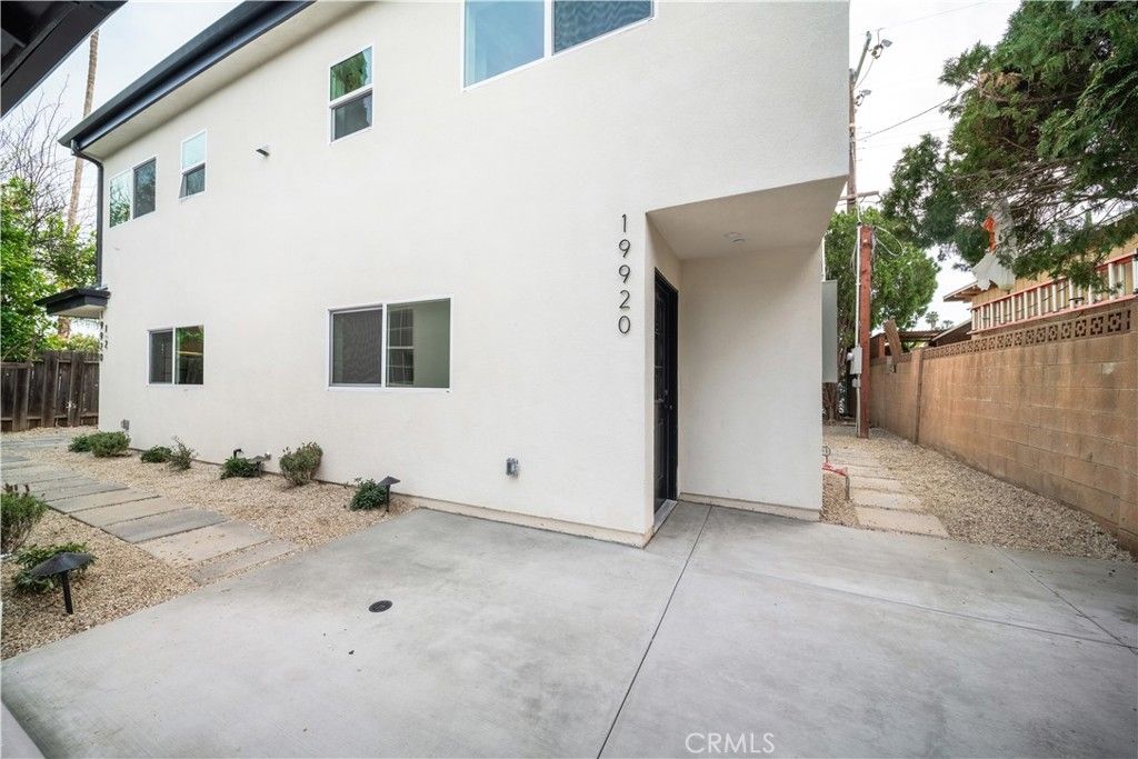 19920 Kittridge Street, Winnetka, CA 91306
