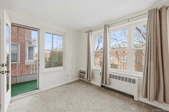 240 Central Avenue 2F, Lawrence, NY 11559