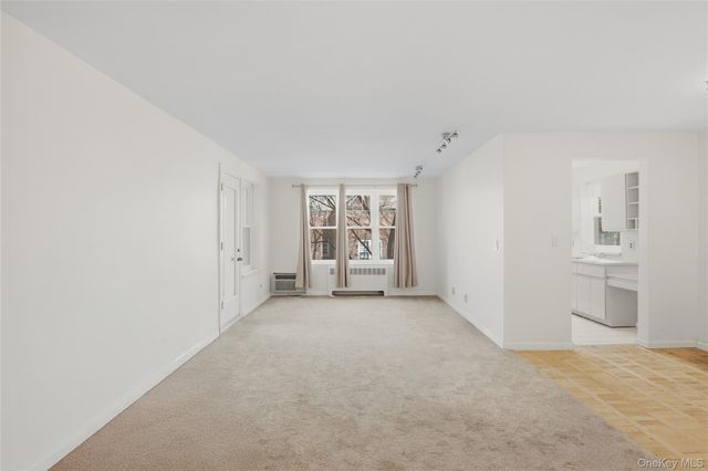 240 Central Avenue 2F, Lawrence, NY 11559