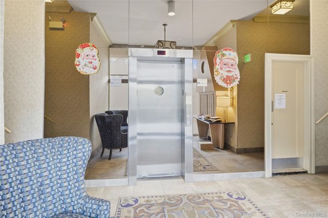 240 Central Avenue 2F, Lawrence, NY 11559