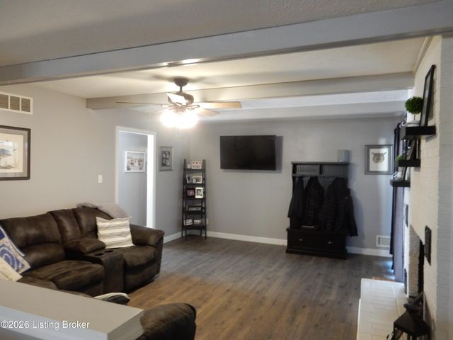 461 Tollview Dr, Shepherdsville, KY 40165