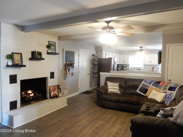 461 Tollview Dr, Shepherdsville, KY 40165