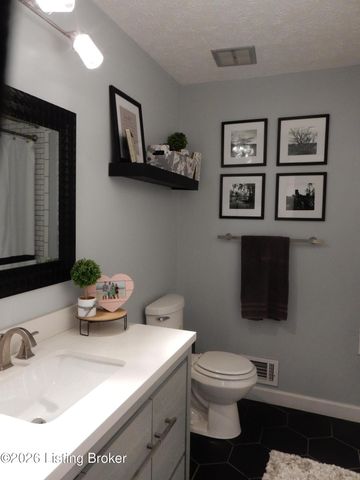 461 Tollview Dr, Shepherdsville, KY 40165