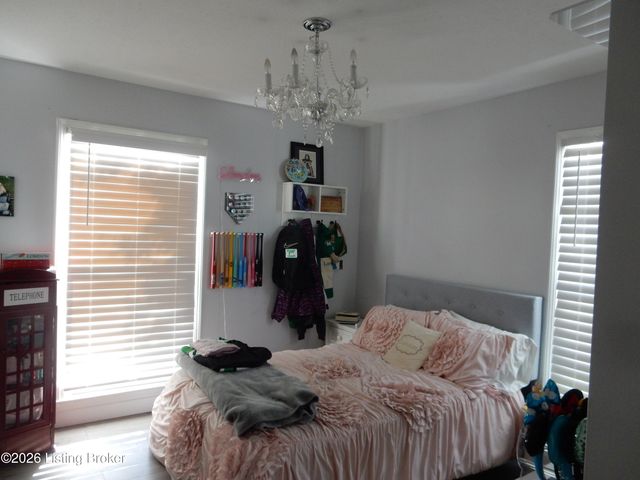 461 Tollview Dr, Shepherdsville, KY 40165