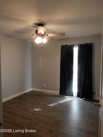 461 Tollview Dr, Shepherdsville, KY 40165