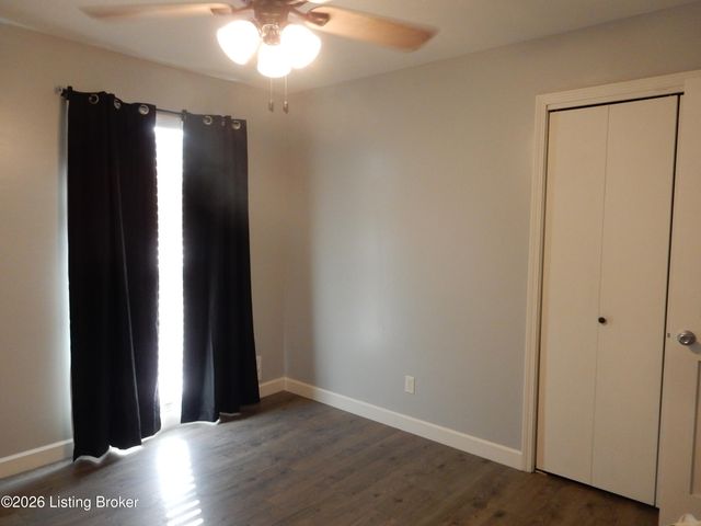 461 Tollview Dr, Shepherdsville, KY 40165