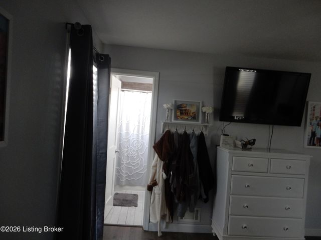 461 Tollview Dr, Shepherdsville, KY 40165