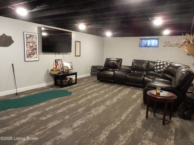 461 Tollview Dr, Shepherdsville, KY 40165