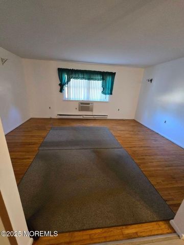 106 Hope Road C, Whiting, NJ 08759