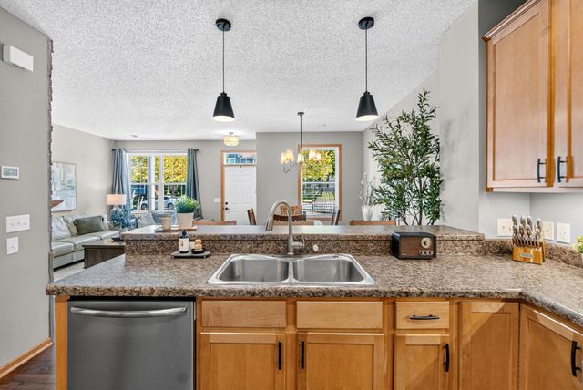 4360 Empress Drive N 4, Hugo, MN 55038