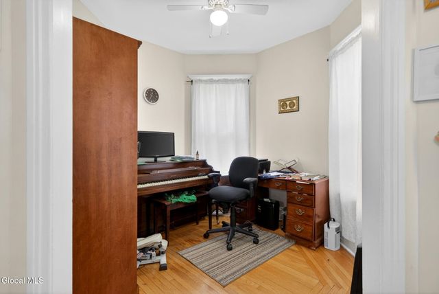 1043 Glenwood Boulevard, Schenectady, NY 12308