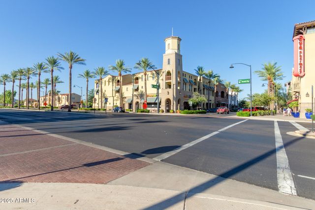 20047 W TURNEY Avenue, Litchfield Park, AZ 85340