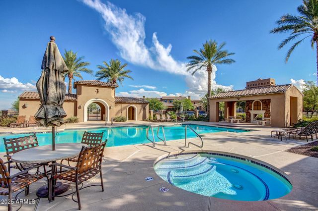 20047 W TURNEY Avenue, Litchfield Park, AZ 85340