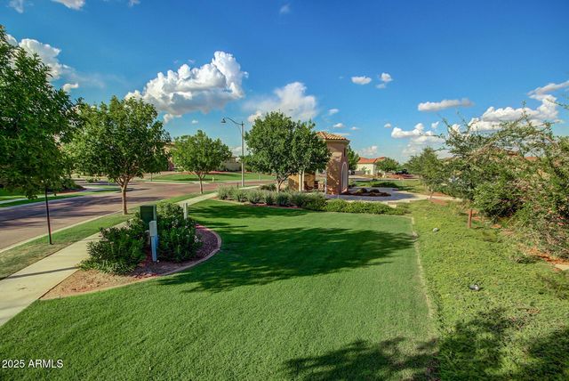 20047 W TURNEY Avenue, Litchfield Park, AZ 85340