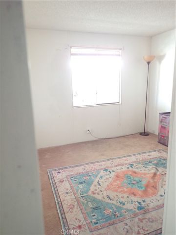 1300 W Menlo, Hemet, CA 92543