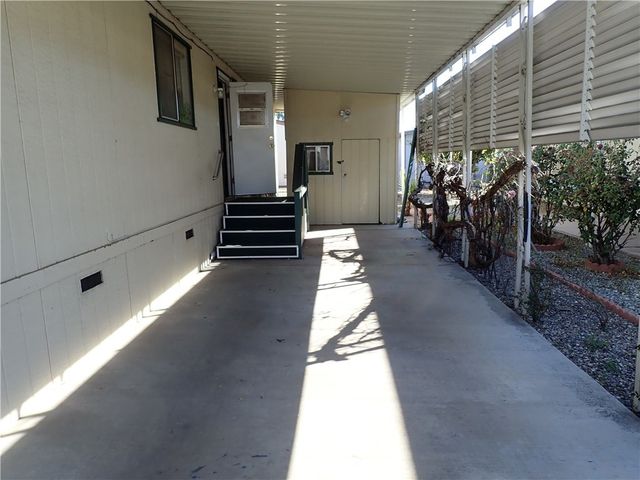 1300 W Menlo, Hemet, CA 92543