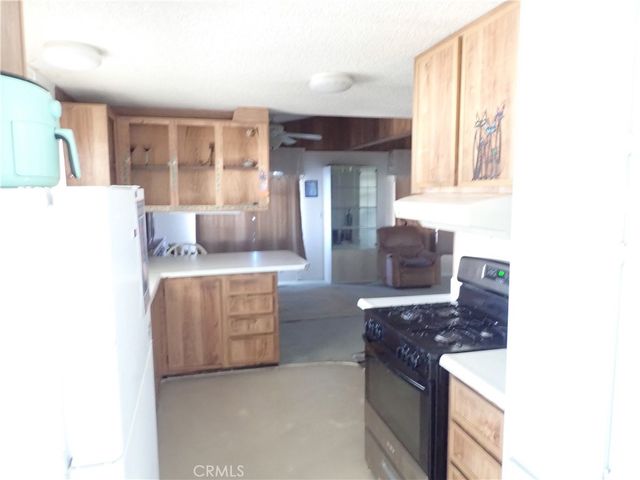 1300 W Menlo, Hemet, CA 92543