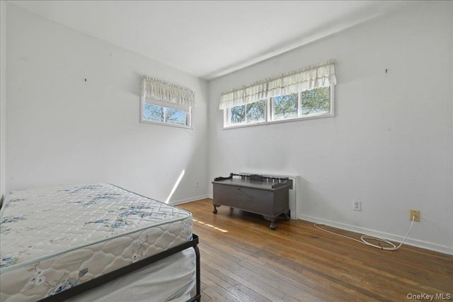 49 Forrest Place, Amityville, NY 11701