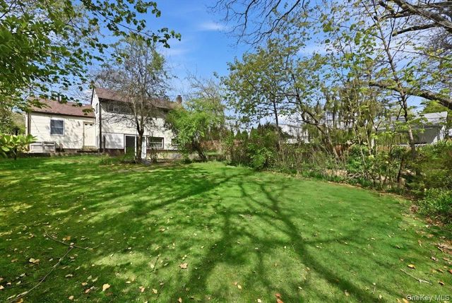 49 Forrest Place, Amityville, NY 11701