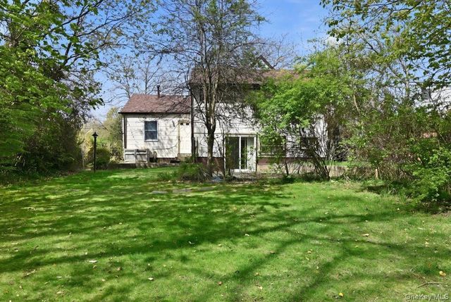 49 Forrest Place, Amityville, NY 11701