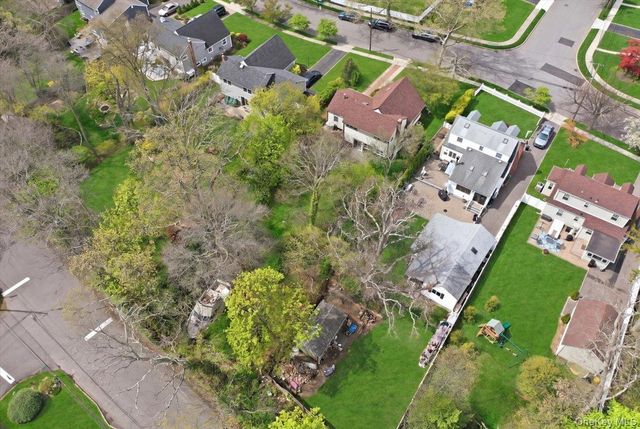 49 Forrest Place, Amityville, NY 11701