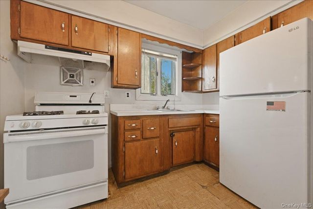 49 Forrest Place, Amityville, NY 11701