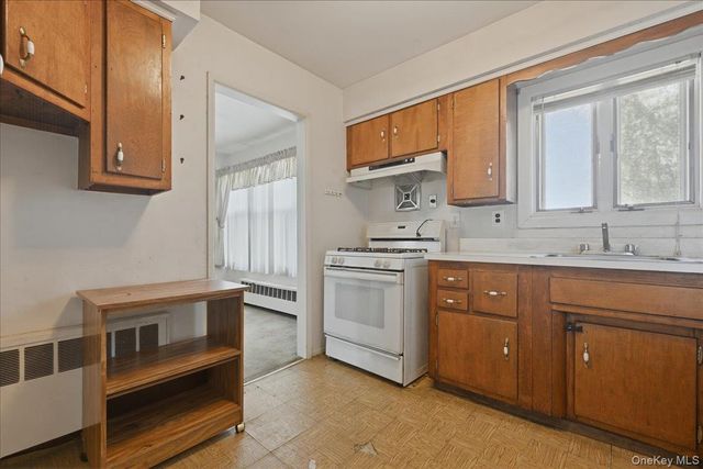 49 Forrest Place, Amityville, NY 11701