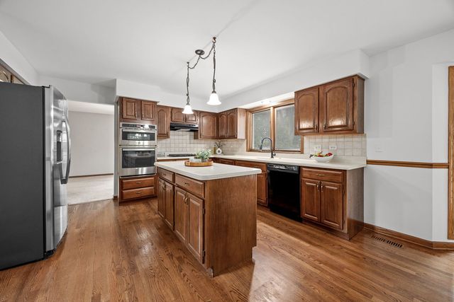 3925 Biltmore Road, Downers Grove, IL 60515