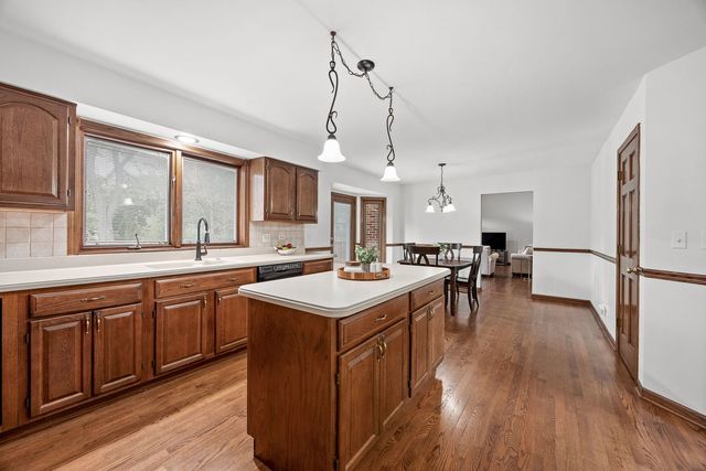 3925 Biltmore Road, Downers Grove, IL 60515