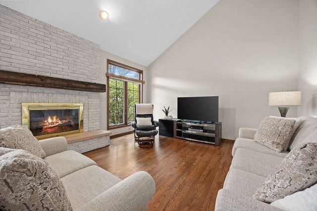3925 Biltmore Road, Downers Grove, IL 60515