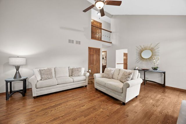 3925 Biltmore Road, Downers Grove, IL 60515