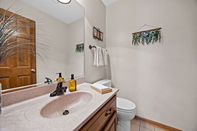 3925 Biltmore Road, Downers Grove, IL 60515