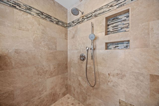 3925 Biltmore Road, Downers Grove, IL 60515