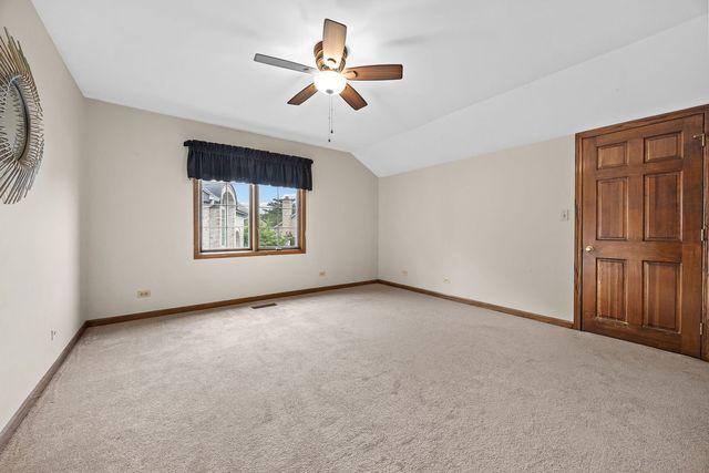 3925 Biltmore Road, Downers Grove, IL 60515