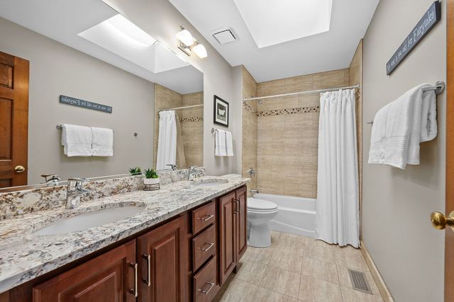 3925 Biltmore Road, Downers Grove, IL 60515