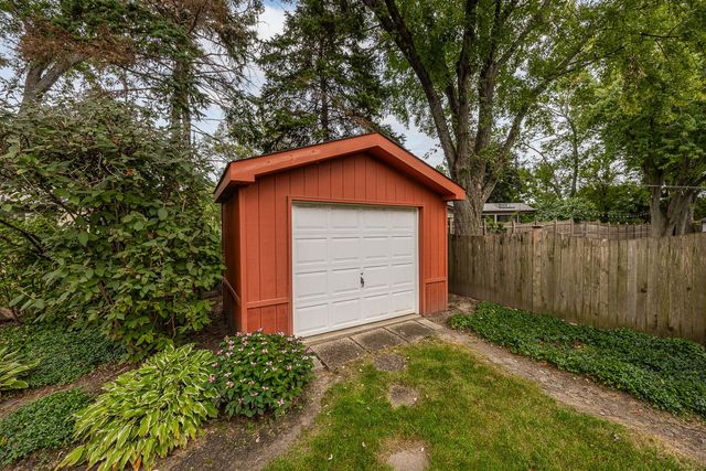 3925 Biltmore Road, Downers Grove, IL 60515