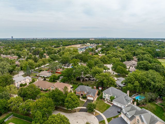 3925 Biltmore Road, Downers Grove, IL 60515