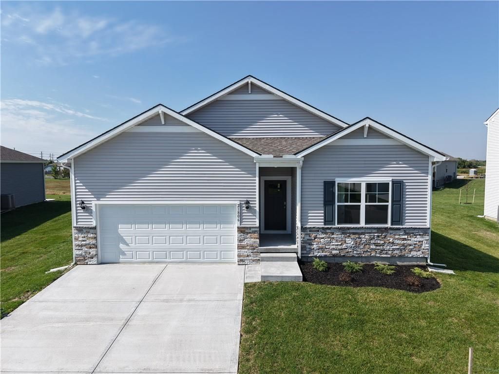 21806 Lucca Lane, Peculiar, MO 64078