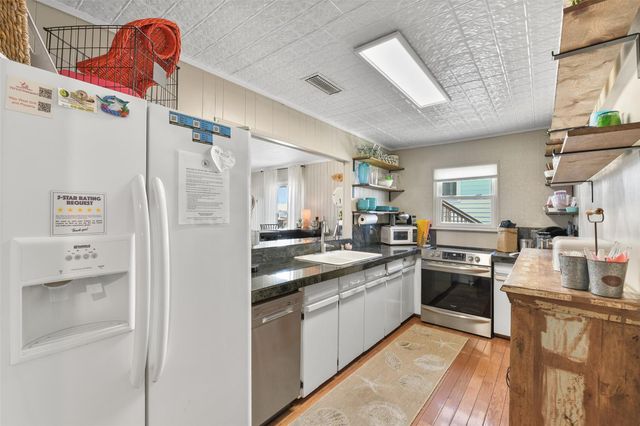 4135 Fort Bend Drive, Galveston, TX 77554