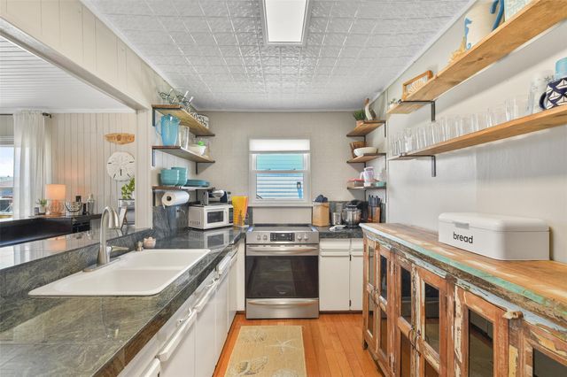 4135 Fort Bend Drive, Galveston, TX 77554