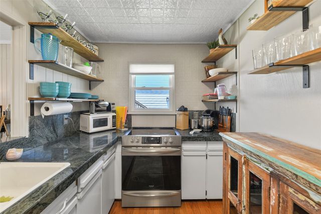 4135 Fort Bend Drive, Galveston, TX 77554