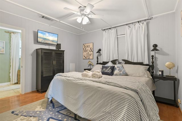 4135 Fort Bend Drive, Galveston, TX 77554