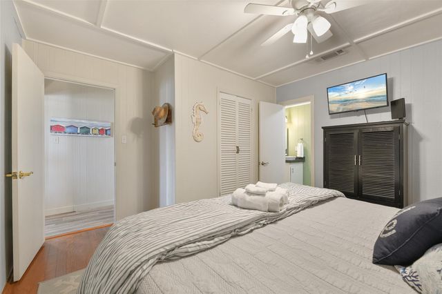 4135 Fort Bend Drive, Galveston, TX 77554