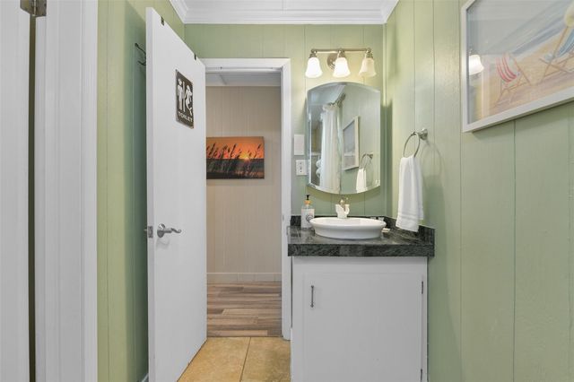 4135 Fort Bend Drive, Galveston, TX 77554