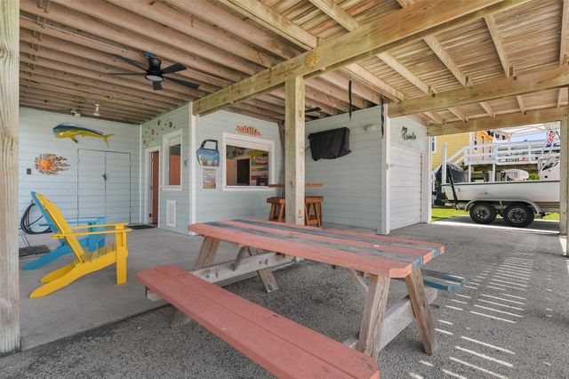 4135 Fort Bend Drive, Galveston, TX 77554