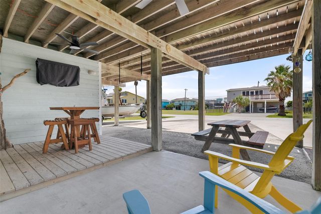 4135 Fort Bend Drive, Galveston, TX 77554