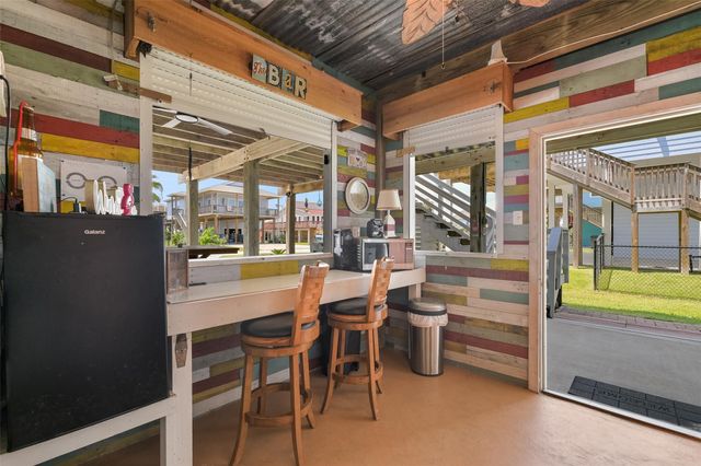 4135 Fort Bend Drive, Galveston, TX 77554