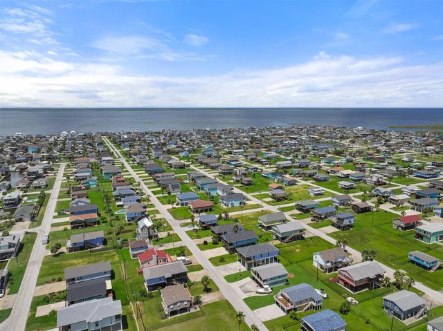 4135 Fort Bend Drive, Galveston, TX 77554