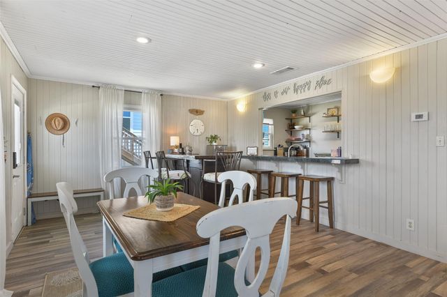 4135 Fort Bend Drive, Galveston, TX 77554