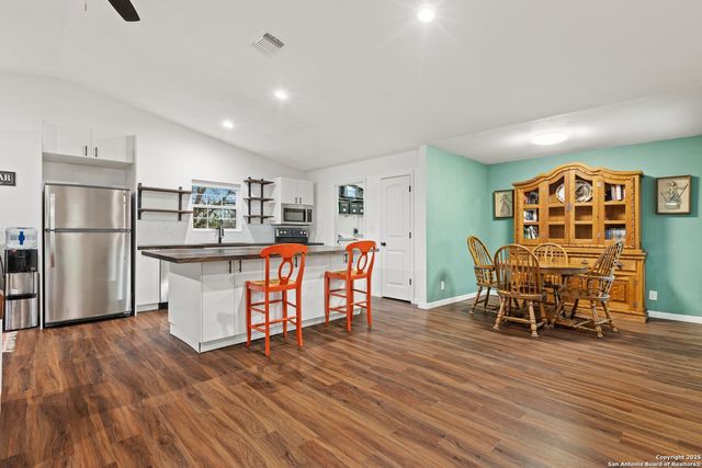 11313 IVORY OAK ST, Live Oak, TX 78233